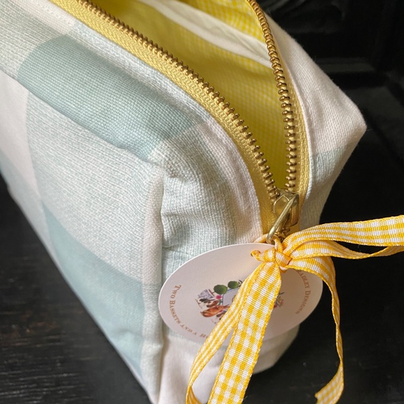 Evers Extra Large Cosmetic Bag - Picture 6 of 6